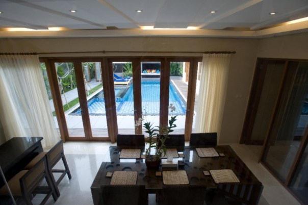 Villa Travis Seminyak  Ngoại thất bức ảnh