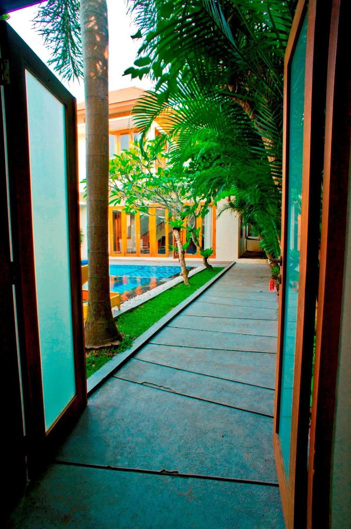 Villa Travis Seminyak  Ngoại thất bức ảnh
